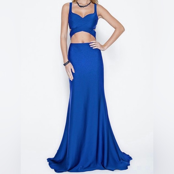Royal Blue Sleeveless Cross Back Cutout Maxi Prom Dress - Picture 5 of 5